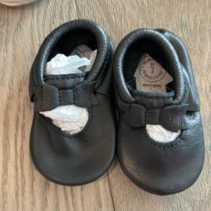 Freshly Picked Black Bow Hard Sole Moccains